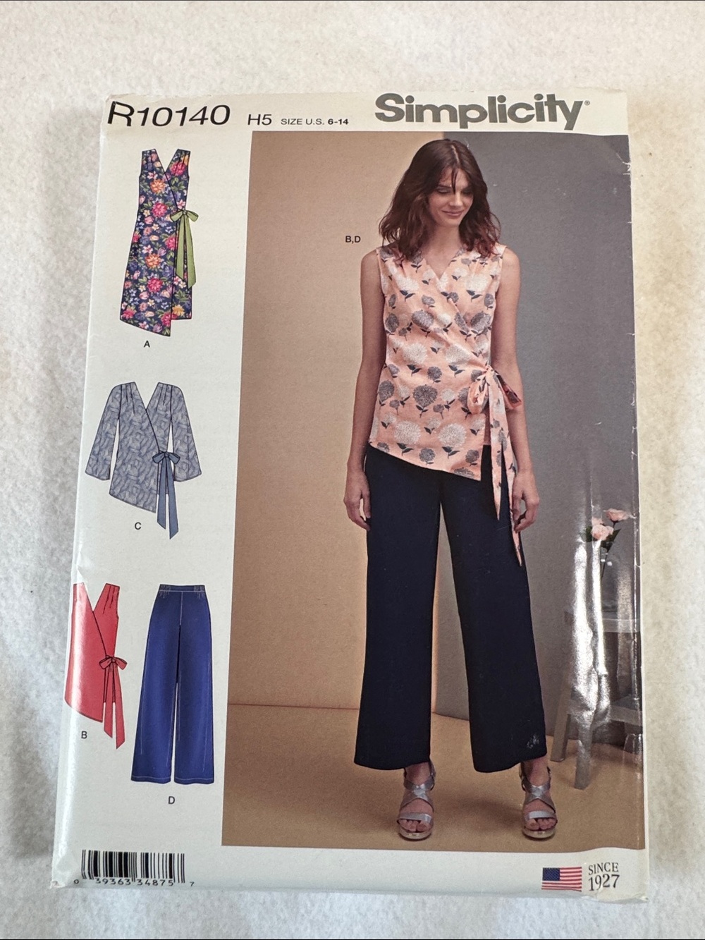 Simplicity R10140 Sewing‎ Pattern New and Uncut